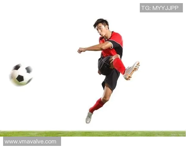 提升足球球技的五大关键技巧与训练方法解析 提升足球球技的五大关键技巧与训练方法解析