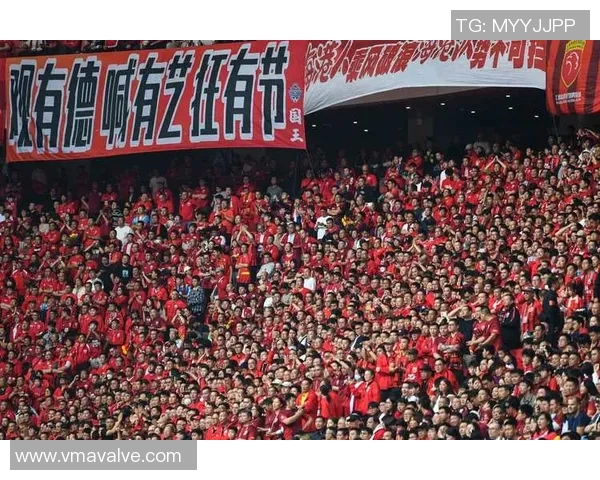 今日足球赛精彩纷呈各队争夺冠军荣耀球迷热情高涨助威声此起彼伏 今日足球赛精彩纷呈各队争夺冠军荣耀球迷热情高涨助威声此起彼伏